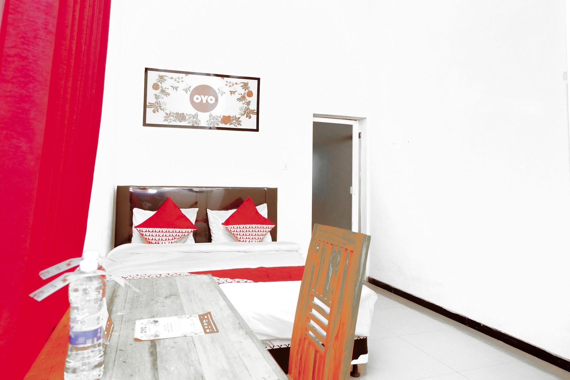 Oyo 314 Emas 23 Guest House Syariah Malang Exteriér fotografie