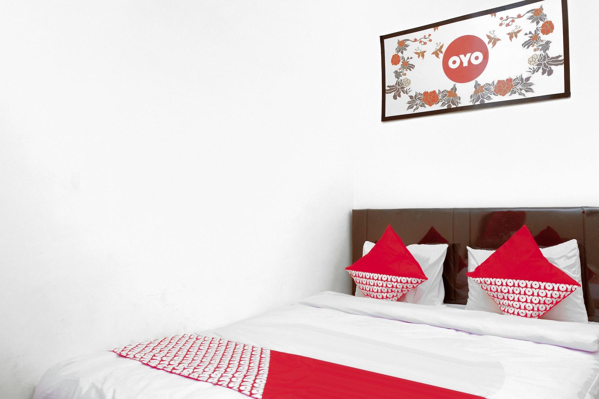 Oyo 314 Emas 23 Guest House Syariah Malang Exteriér fotografie