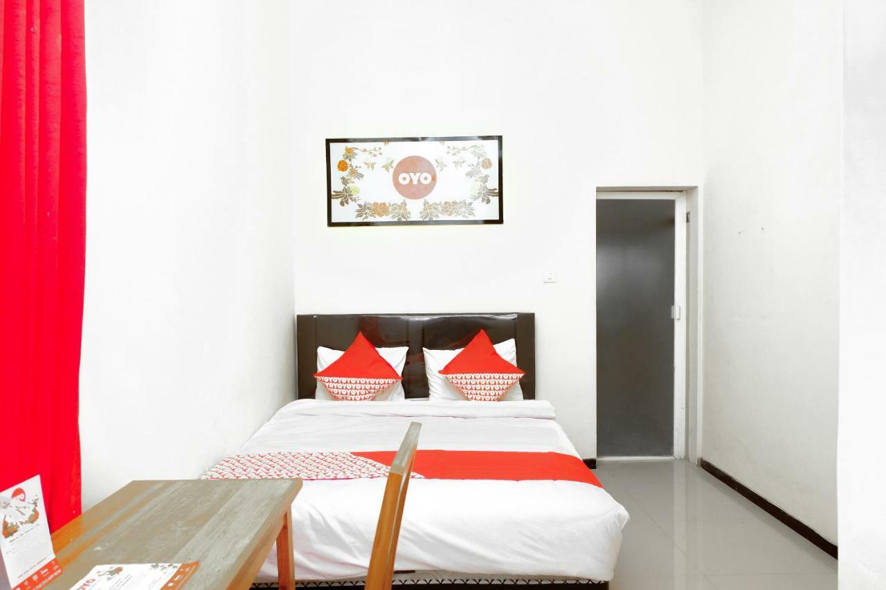 Oyo 314 Emas 23 Guest House Syariah Malang Exteriér fotografie