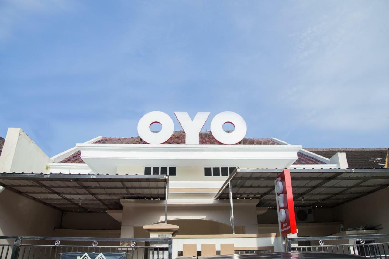 Oyo 314 Emas 23 Guest House Syariah Malang Exteriér fotografie